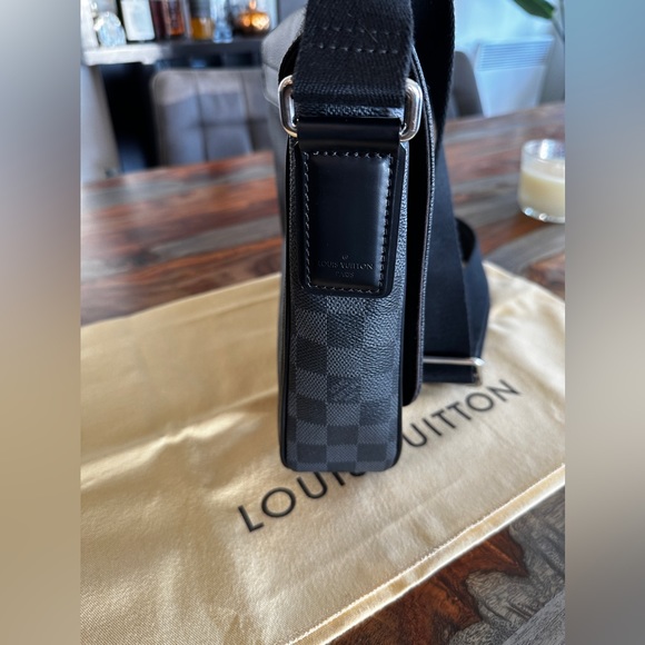 As new, District PM Damier graphite. Perfect condition as seen on the pictures. - Picture 7 of 11